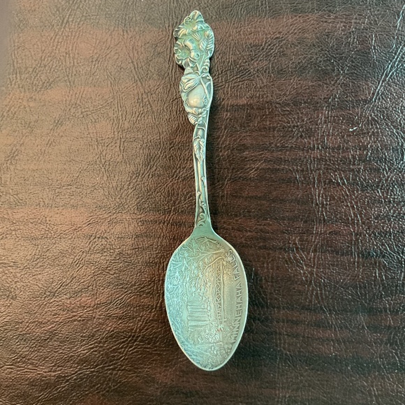 State Souvenir Spoon: Minnehaha Falls Minnesota - Picture 1 of 5